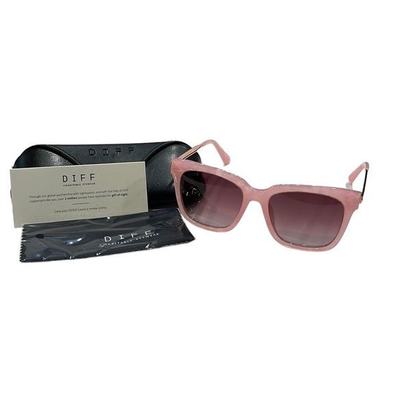 Diff Eyewear Accessories - Diff Eyewear BELLA Geo Pink Wine Gradient Sunglasses NWOT.